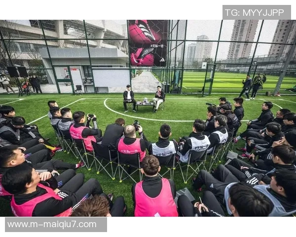 探寻广州足球队战术奥秘揭示足球巨献背后的智慧与策略